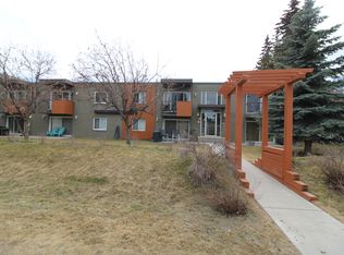 4127 Bow Trl SW, Calgary, AB T3C2E9