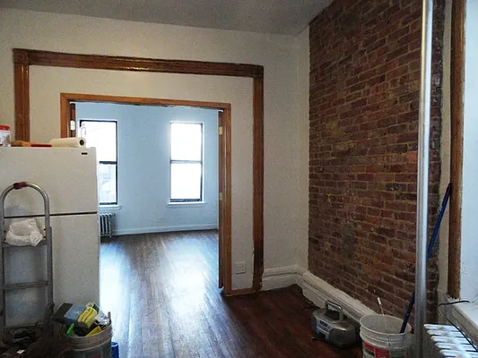 Rented by Perry Associates NYC Inc | media 23