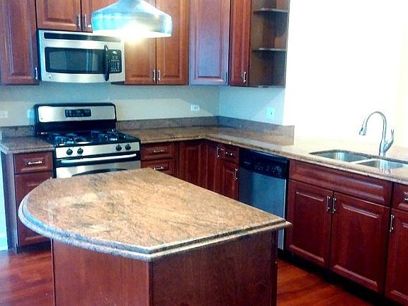 4th image of 4329 W Peterson Ave