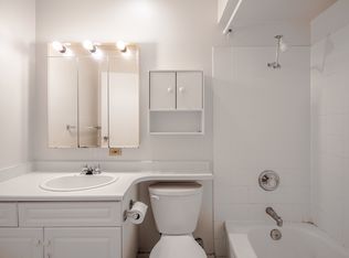 254 3rd St W #308, North Vancouver, BC V7M 1G1