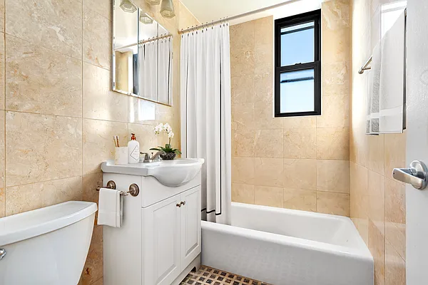 Rented by Douglas Elliman | media 30