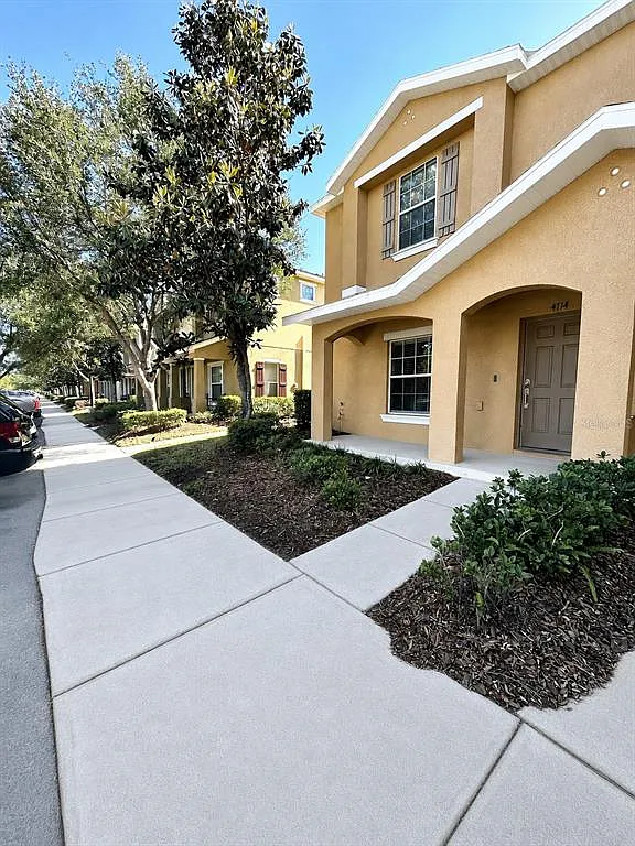 2 bed, 2.5 bath, 1365 sqft, $1,850 — Photo 3