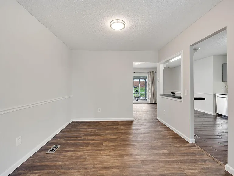 4649 McIlroy Dr — Photo 4