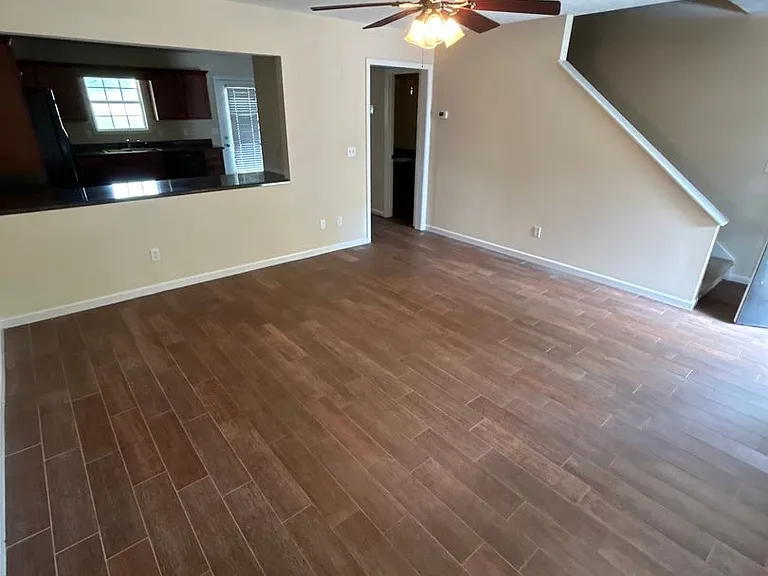 617 Burson Ave — Photo 2