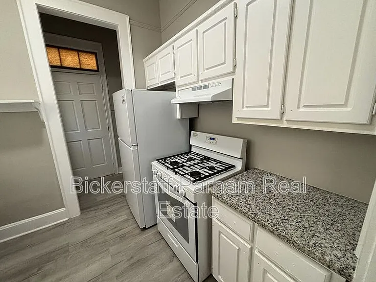 1261 Cedar Ave — Photo 5