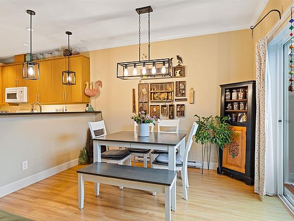 5th image of 2210 Sooke Rd #13