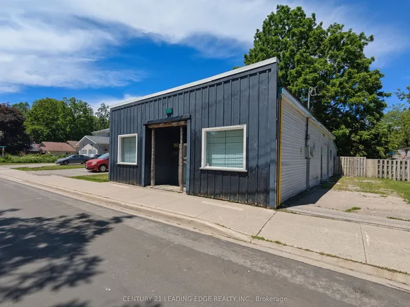 916 Lake Dr E, Georgina, ON L0E 1L0