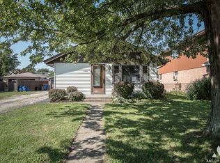 5926 W 89th St, Oak Lawn, IL 60453