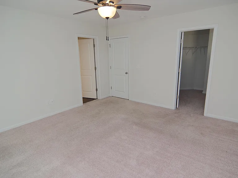 194 Bonhomme Cir — Photo 16