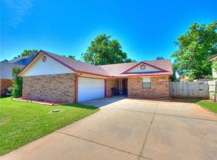 2128 NE 10th St, Moore, OK 73160