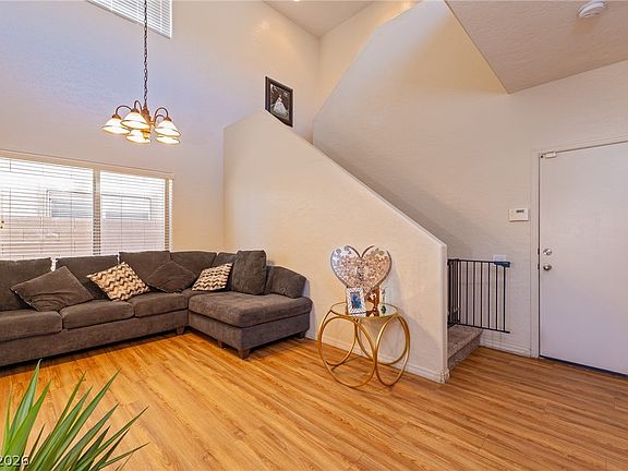 4th image of 4464 Penguin Ave