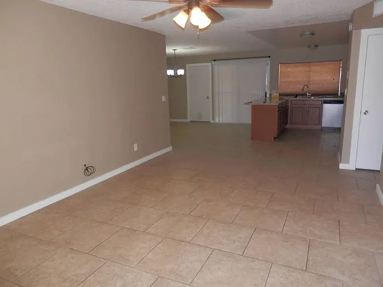 804 W Colgate Dr — Photo 4