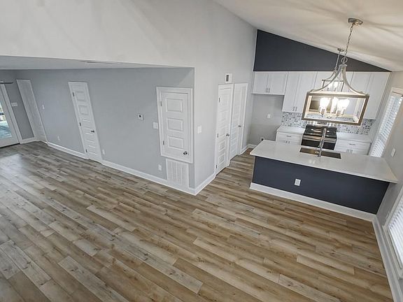 5th image of 414 Marina Dr #B