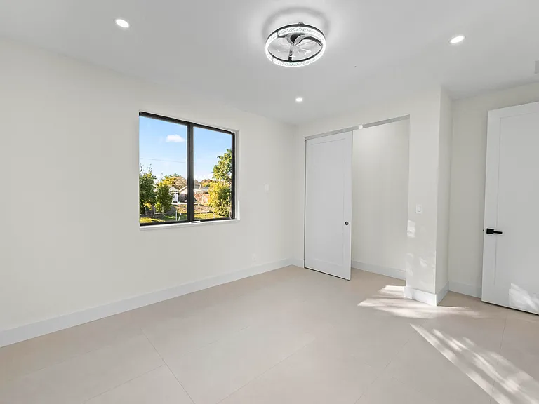 621 NW 42nd Ave — Photo 31