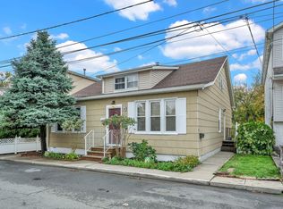 185 Weigands Ln, Secaucus, NJ 07094