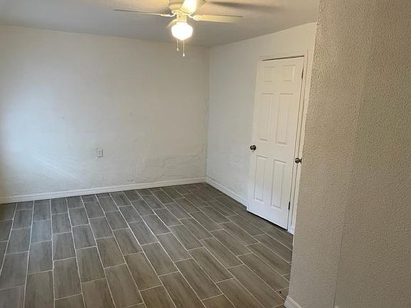4th image of 162 SW Palm Gln #108