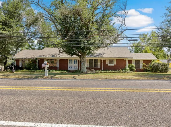 717 E 1st St, Hughes Springs, TX 75656