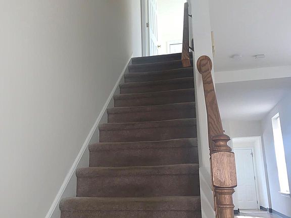5th image of 1122 N Walnut St