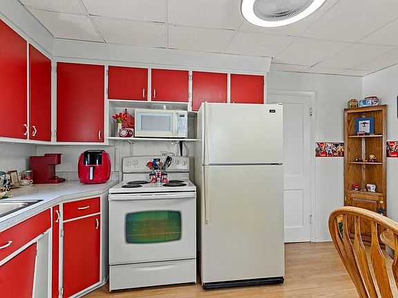 5th image of 2204 6th St
