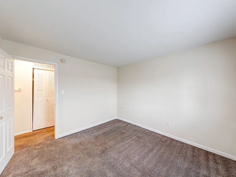 Lawrence Glen Apartments — Photo 13