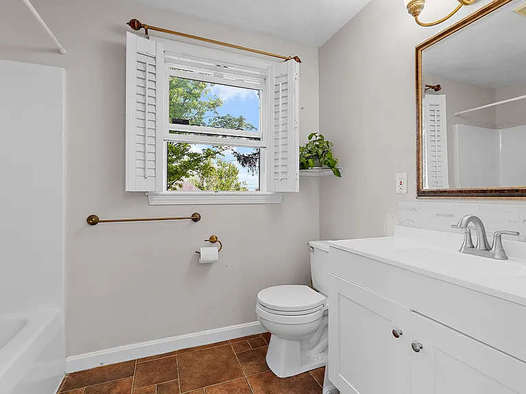 9 Rhodes St — Photo 10