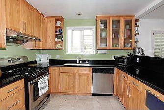 Kitchen :: 371 Glenwood Ave