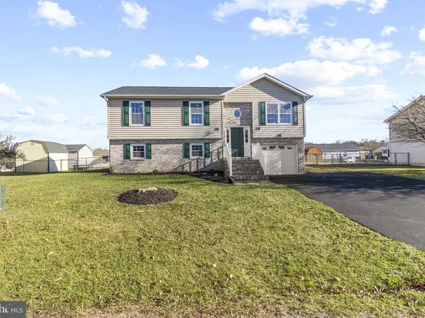 467 Pacific Blvd, Hedgesville, WV 25427
