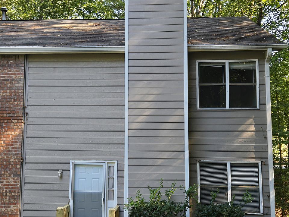 1st image of 4018 Hawthorne Cir SE APT 1
