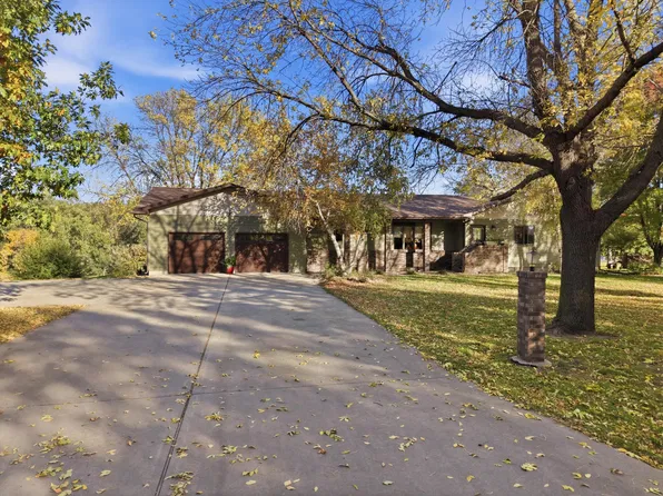 1200 Ridge Rd, Mitchell, SD 57301