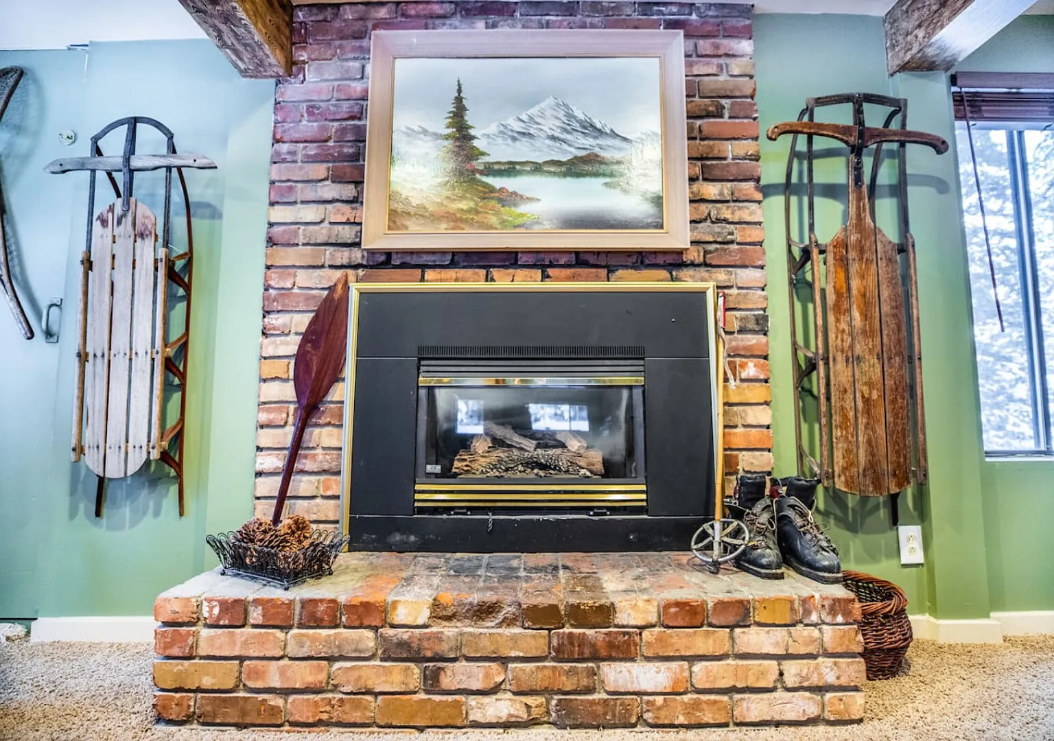 Silver Fork Mountain Retreat- Mins to Ski Resorts! — Photo 4