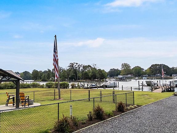 3rd image of 16077 Cobb Island Rd