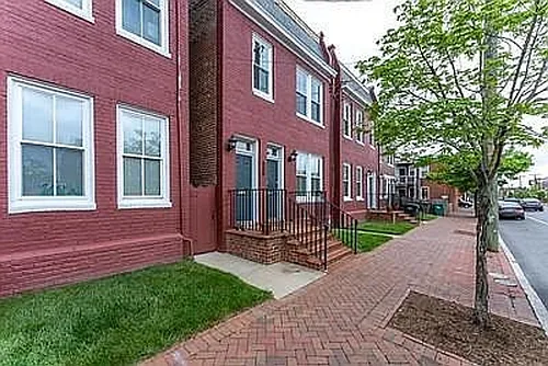 1822 W Cary St Photo 1
