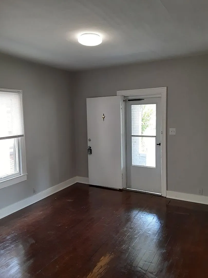Nice 3BR/1BA house with Appliances — Photo 3