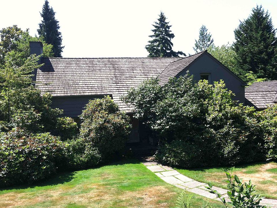 2nd image of 5547 NE Windermere Rd
