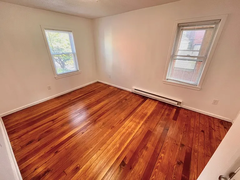 88 Chestnut St #2R — Photo 10