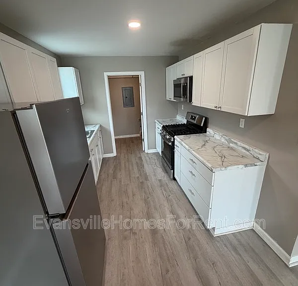 1404 Oakley St — Photo 5