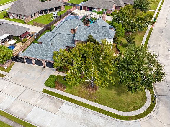 4th image of 105 W Lakeshore Dr