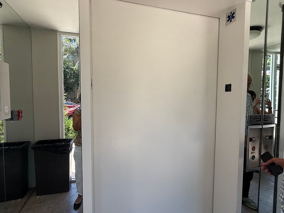 Building elevator