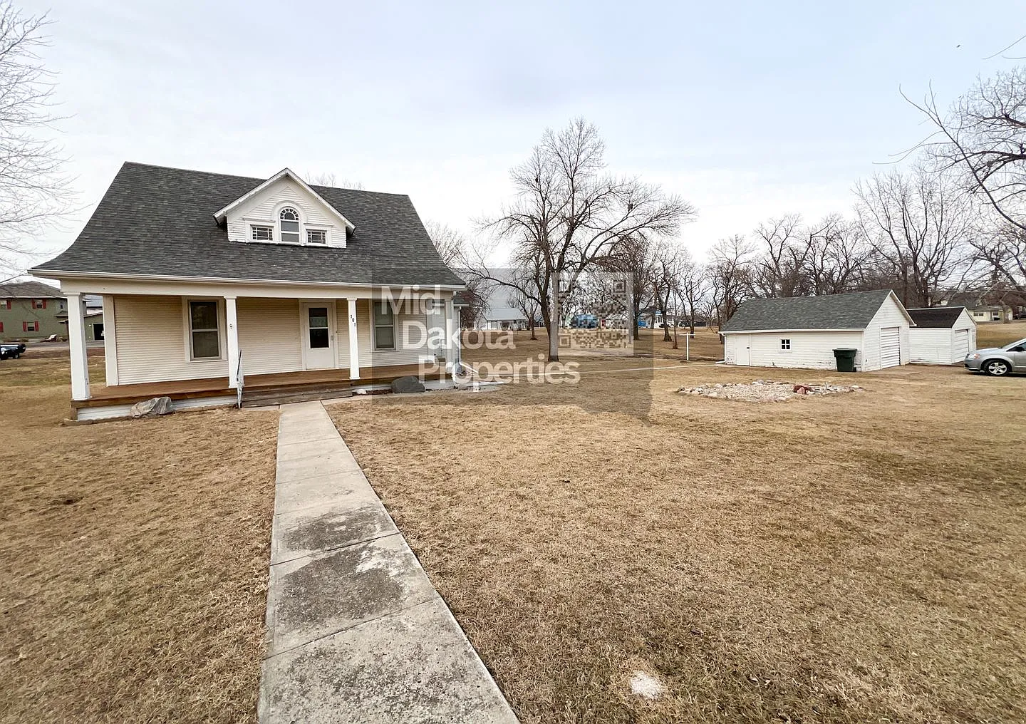 101 W Wisconsin Tripp SD-3 bedroom, 1.5 bathroom house — Photo 2