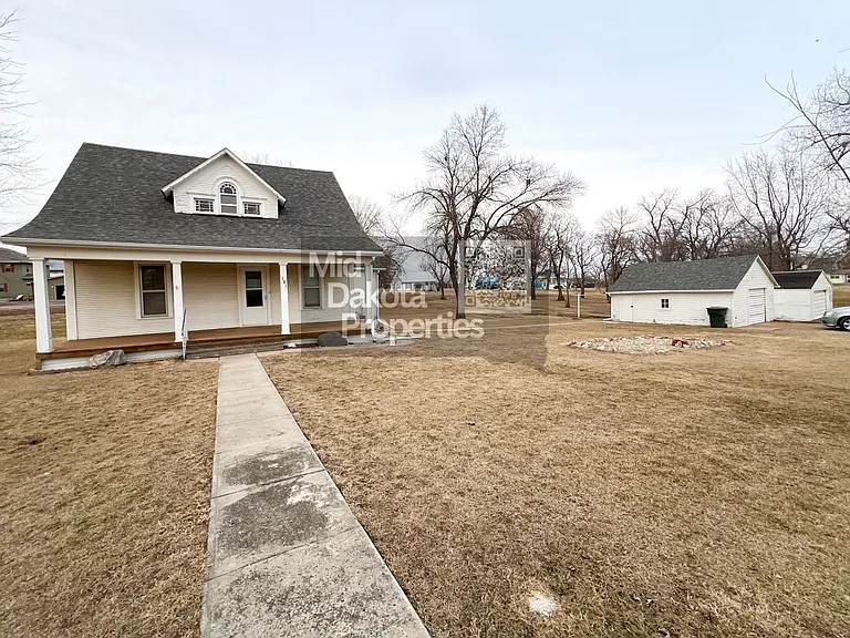 101 W Wisconsin St — Photo 2