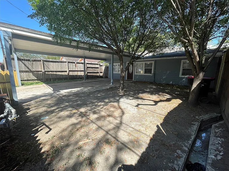 13809 Hershe St — Photo 3
