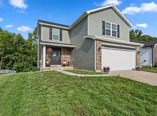 27511 Forest Ridge Dr, Warrenton, MO 63383