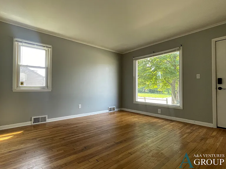 8085 Stephens Rd — Photo 3