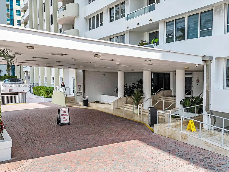 5005 Collins Ave #509 — Photo 47