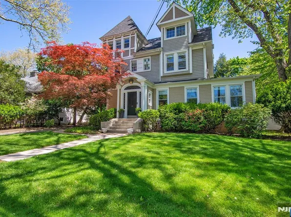 157 Prospect Ave, Westwood, NJ 07675