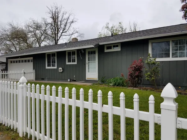 7875 Gladstone Ave, White City, OR 97503