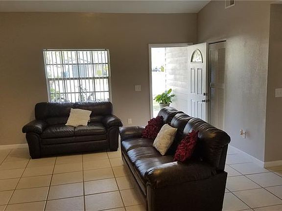 5th image of 14102 Hanford Way
