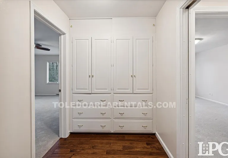 3835 Hillandale Rd E — Photo 16