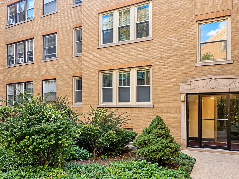 905 W Altgeld St #1A