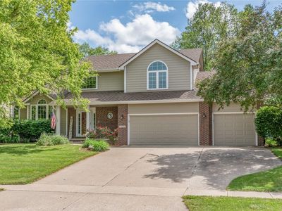 14064 Hawthorn Dr, Clive, IA, 50325